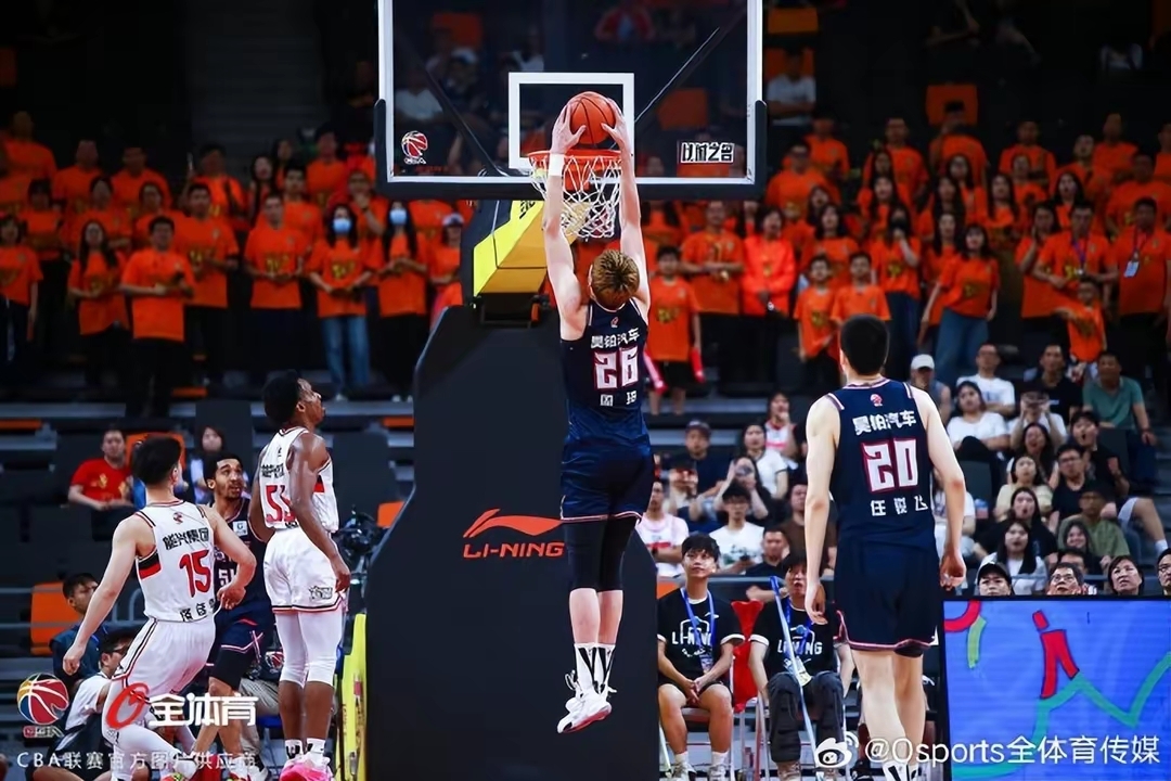 包含CBA常规赛倒计时，广州队清晨外线爆发，细节引发关注，管理层满意，赛季目标并未改变的词条