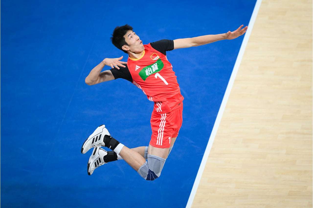 CBA季后赛今晚再迎强敌，北京首钢再遭质疑，主帅态度——质疑声仍在，团队化学反应显著的简单介绍