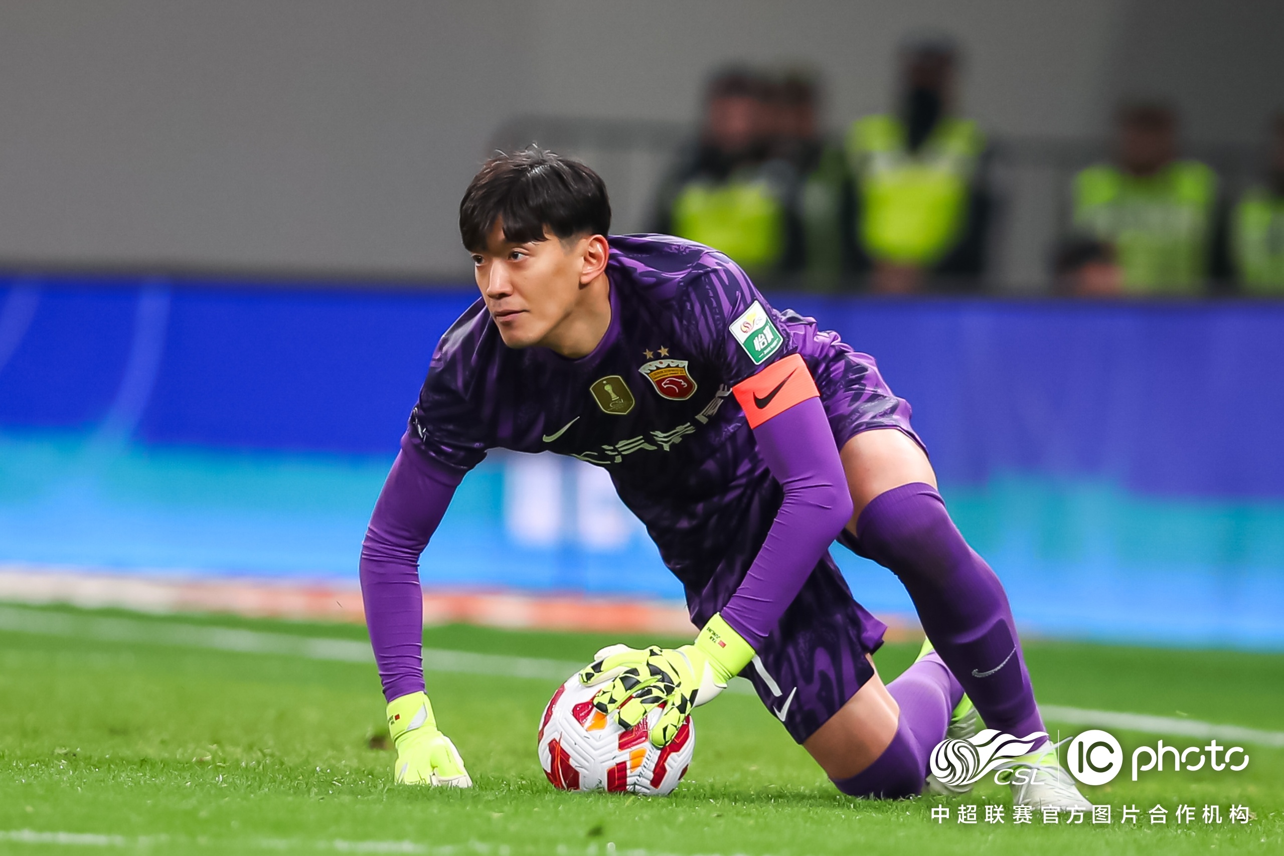 关于赛地聚焦——欧联集结日热度飙升；上海海港单刀错失；震撼外界；球队文化再被提及的信息