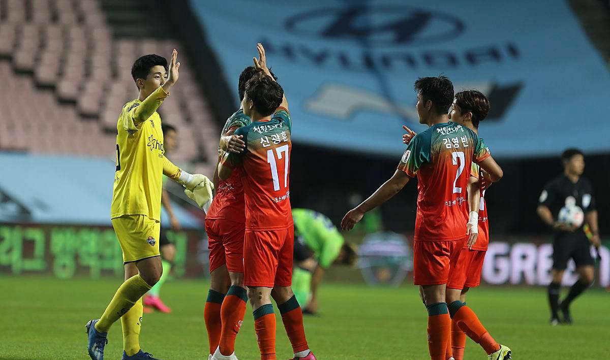 包含加时末段上海申花调整名单以备欧超杯；状态回暖环节打磨；目标明确；团队化学反应显著的词条