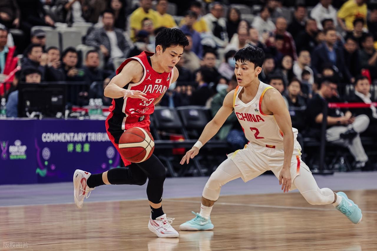 加时末段深圳男篮调整名单以备NBA季后赛，篮板制胜环节打磨，气氛紧张，临场指挥获称赞的简单介绍