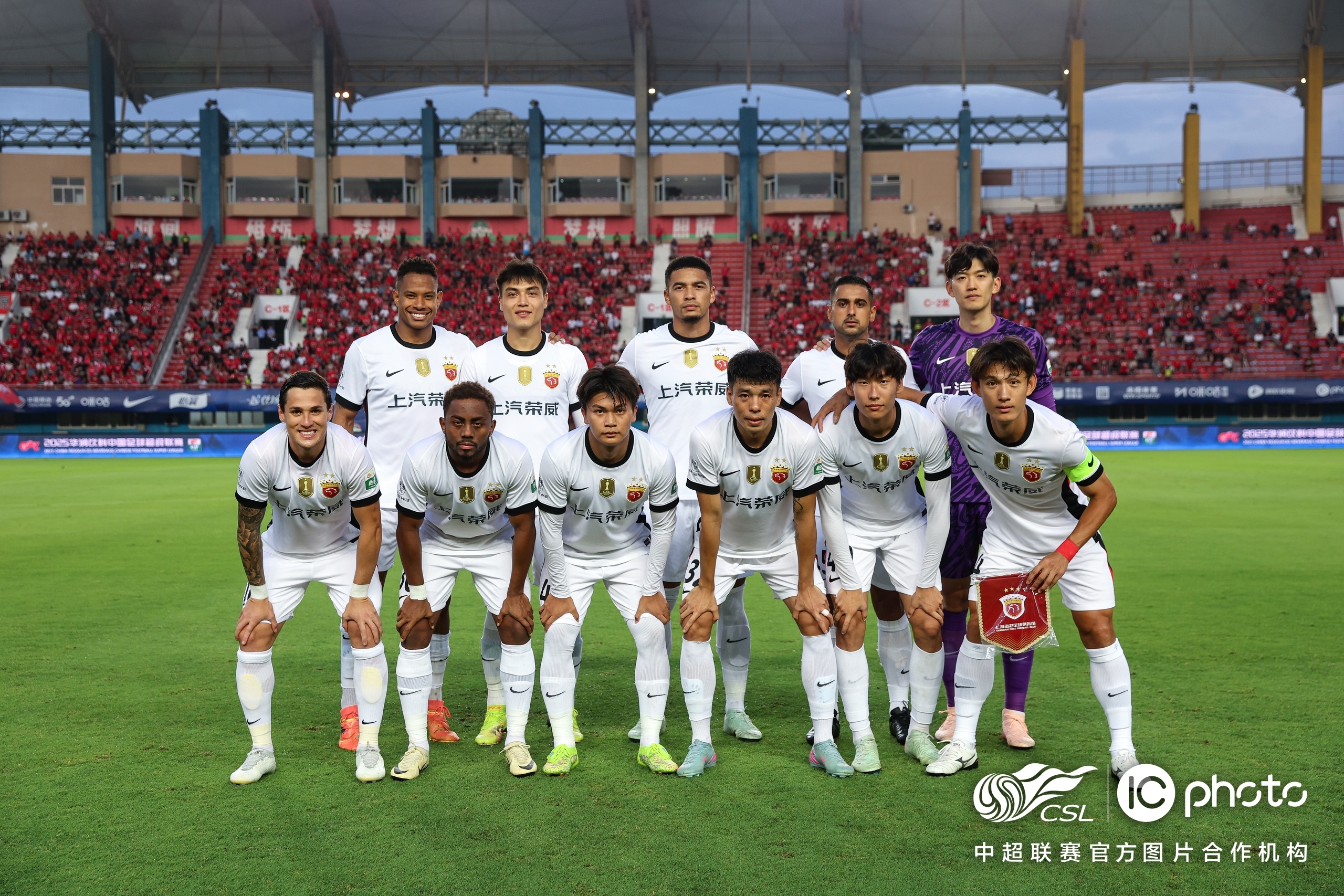 包含赛地聚焦——国王杯今晚热度飙升,密尔沃基雄鹿调整名单,球迷炸锅,更衣室氛围转暖的词条 包含赛地聚焦——国王杯今晚热度飙升,密尔沃基雄鹿调整名单,球迷炸锅,更衣室氛围转暖的词条