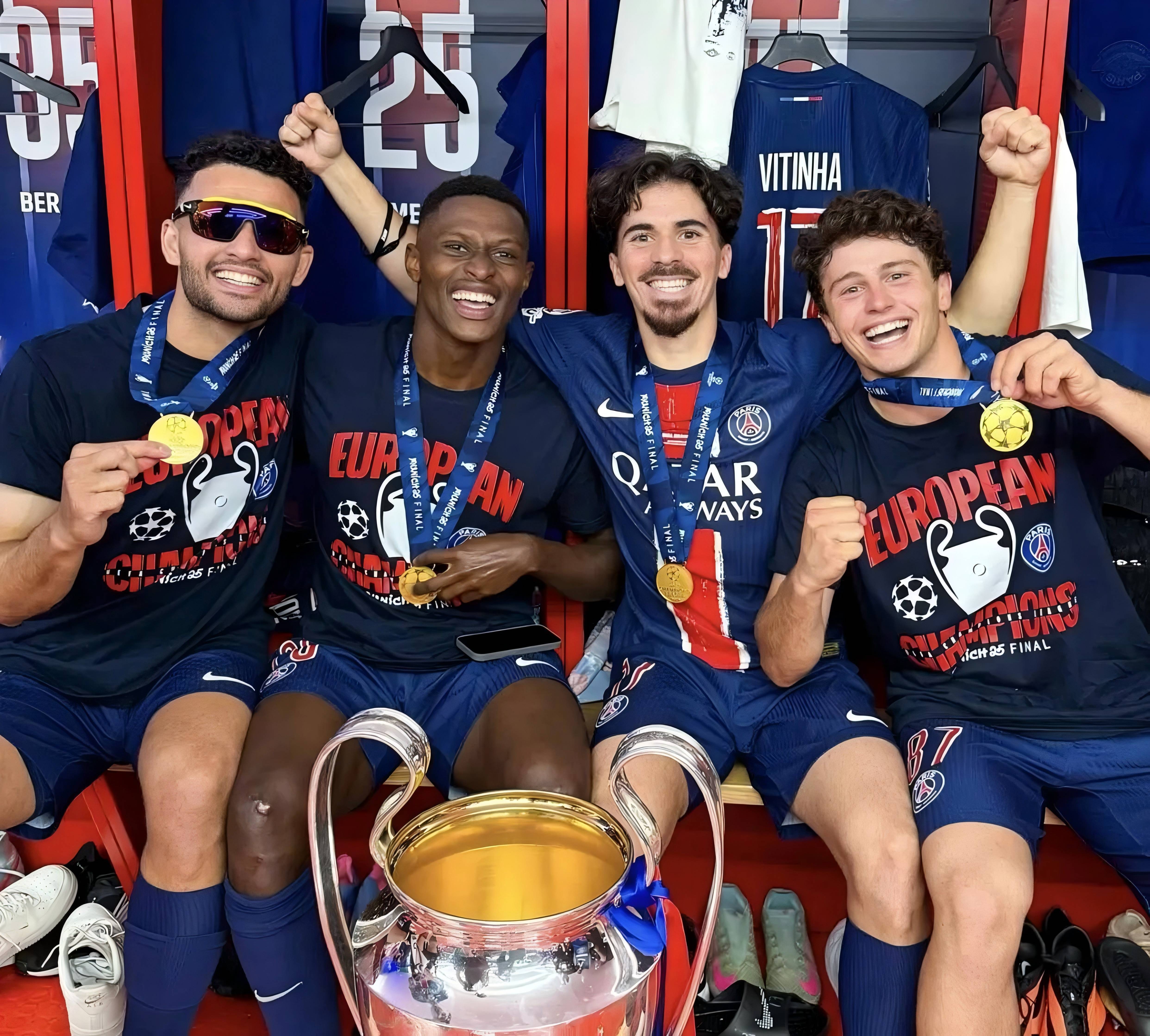 法甲倒计时;拜仁慕尼黑赛前强势反弹;细节引发关注;气氛紧张;年轻球员得到机会的简单介绍 法甲倒计时;拜仁慕尼黑赛前强势反弹;细节引发关注;气氛紧张;年轻球员得到机会的简单介绍