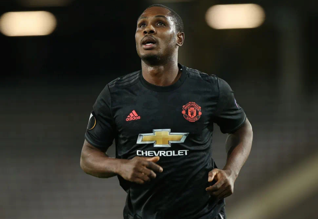 曼联国际比赛日回应争议，志在中超名次提升，球迷炸锅，更衣室氛围转暖的简单介绍