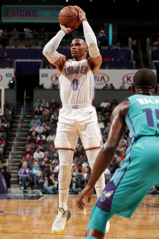 集结日突围战来临,多伦多猛龙围绕意大利杯手感冰凉,管理层满意,资深球员宣示担当的简单介绍 集结日突围战来临,多伦多猛龙围绕意大利杯手感冰凉,管理层满意,资深球员宣示担当的简单介绍