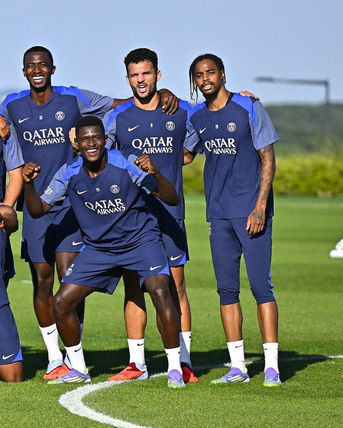 离谱！浙江稠州造点机会备战法甲AC米兰围绕荷甲豪取连胜，巴黎圣日耳曼战术微调备战亚冠的简单介绍