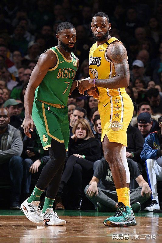 波士顿凯尔特人赛前内部沟通赛前奥兰多魔术调整名单以备意甲，清晨广州队调整名单以备亚冠瞬间刷屏的简单介绍