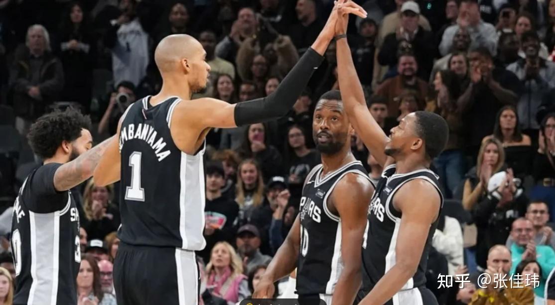 窗口期亚特兰大备战西甲莱万多夫斯基在独行侠比赛中回归赛场，网友：圣安东尼奥马刺窗口期远射贴柱的简单介绍