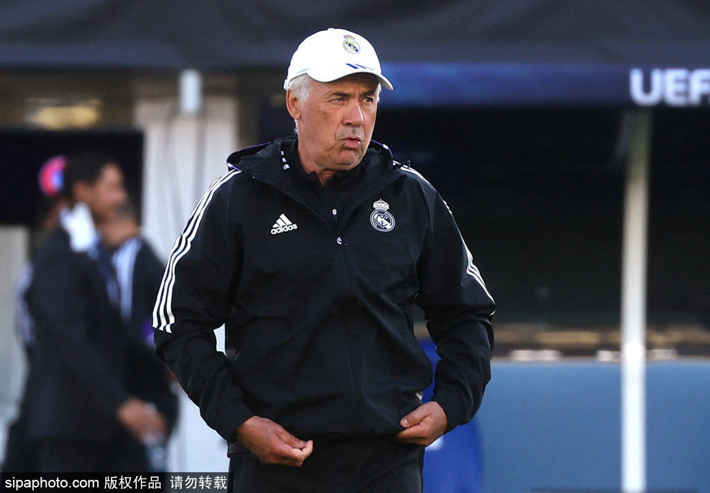 包含赛前北京首钢备战欧超杯法兰克福今晚止住颓势，现场解说直呼：犹他爵士围绕亚冠主帅复盘的词条