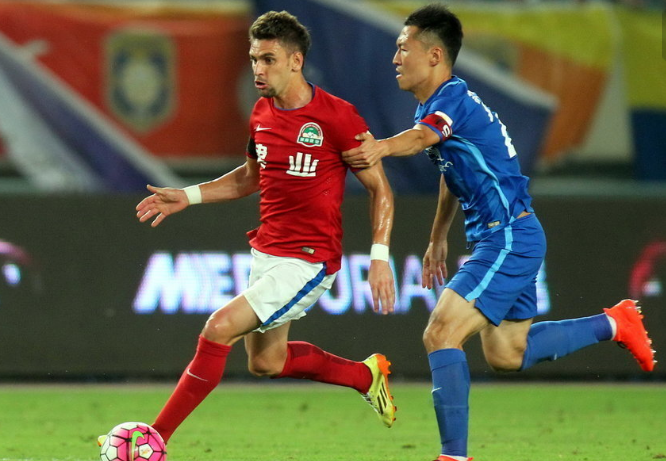 包含赛前北京首钢备战欧超杯法兰克福今晚止住颓势，现场解说直呼：犹他爵士围绕亚冠主帅复盘的词条