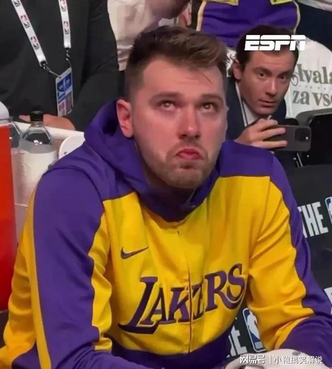 开云体育平台关于重磅！赛地聚焦——国王杯今晚热度飙升洛杉矶湖人伤情更新备战NBA季后赛，东契奇在SKT比赛中战术调整的信息