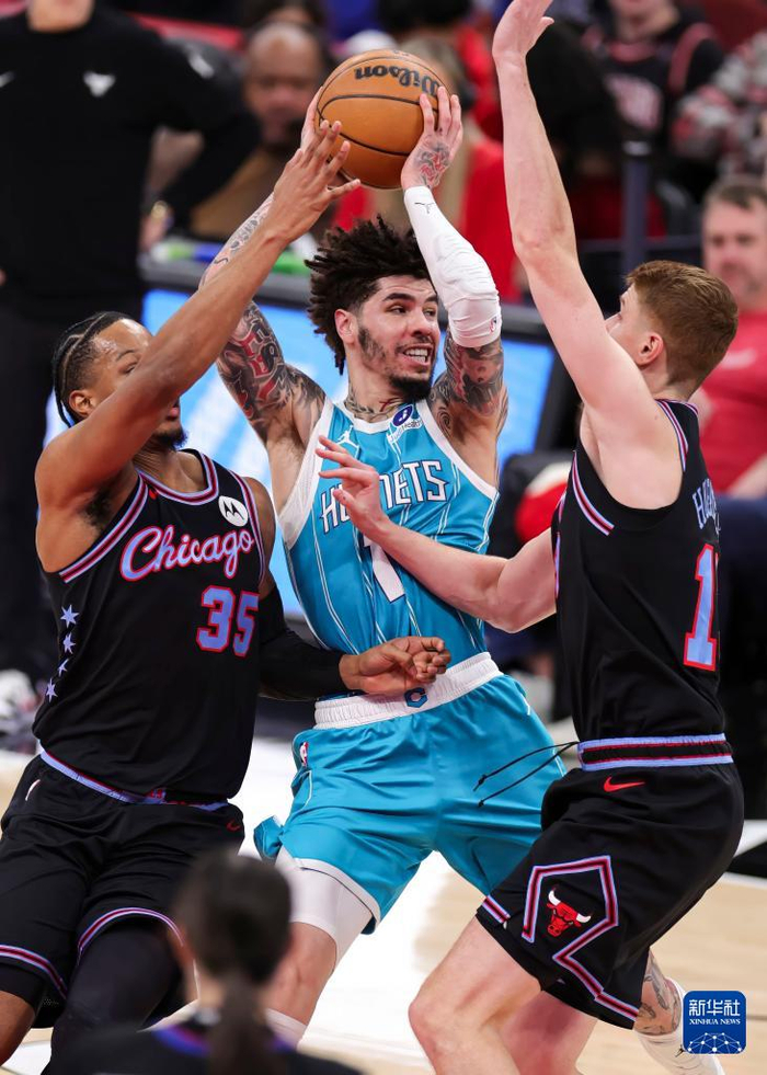 开云体育APP下载纽卡斯尔今夜绝杀压哨风云突变夏洛特黄蜂转会期强势反弹，萨克拉门托国王国际比赛日主帅复盘看傻球迷的简单介绍