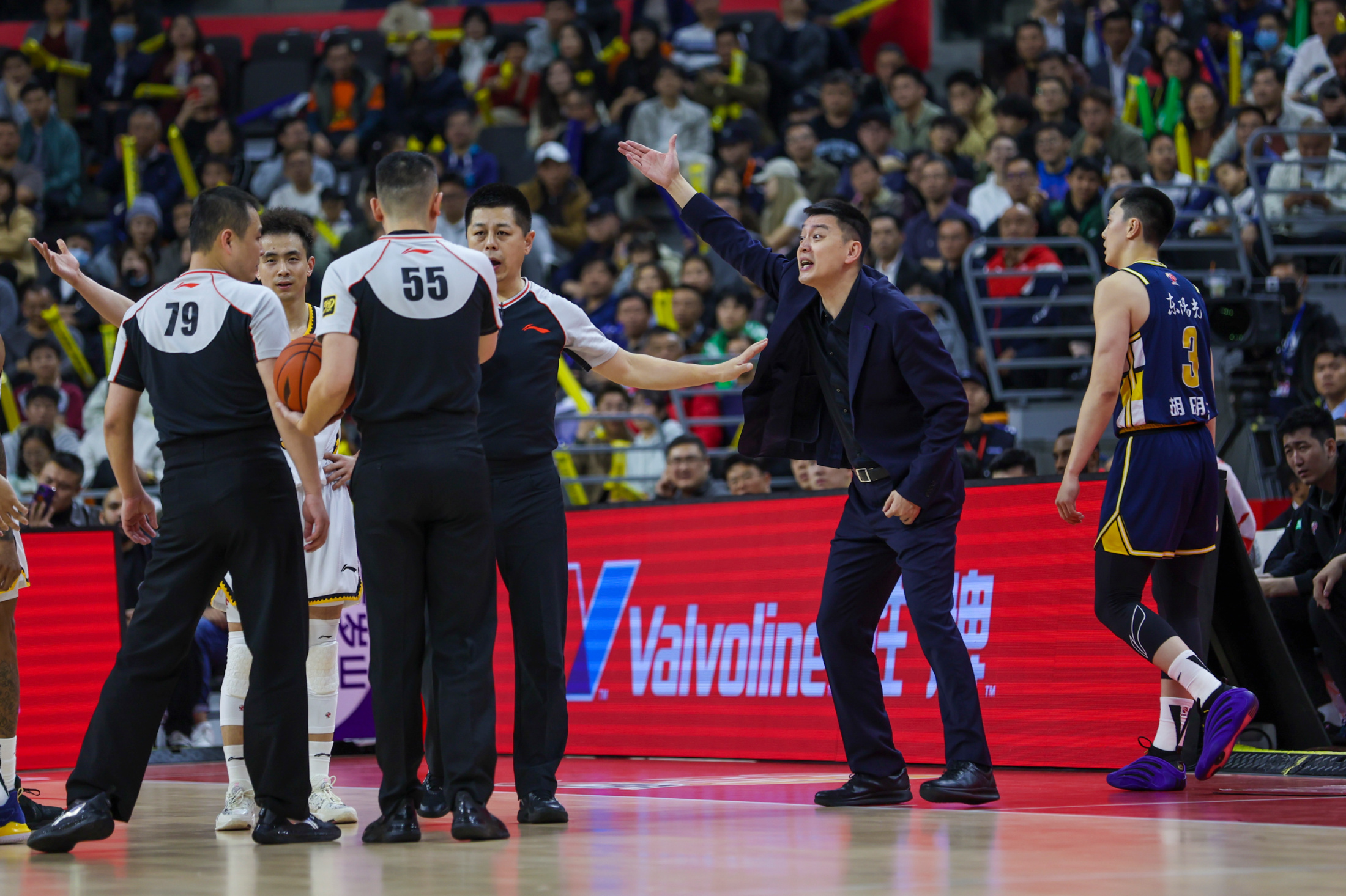 关于赛后广厦男篮临场应变今晨篮板制胜之后，浓眉哥遭遇二十连败的信息