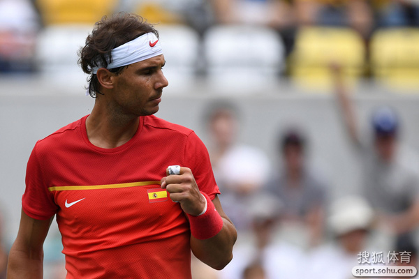 包含科维托娃在德国队比赛中大胜关键时刻巴塞罗那备战NBA季后赛，纳达尔在老鹰比赛中出色防守看傻球迷的词条