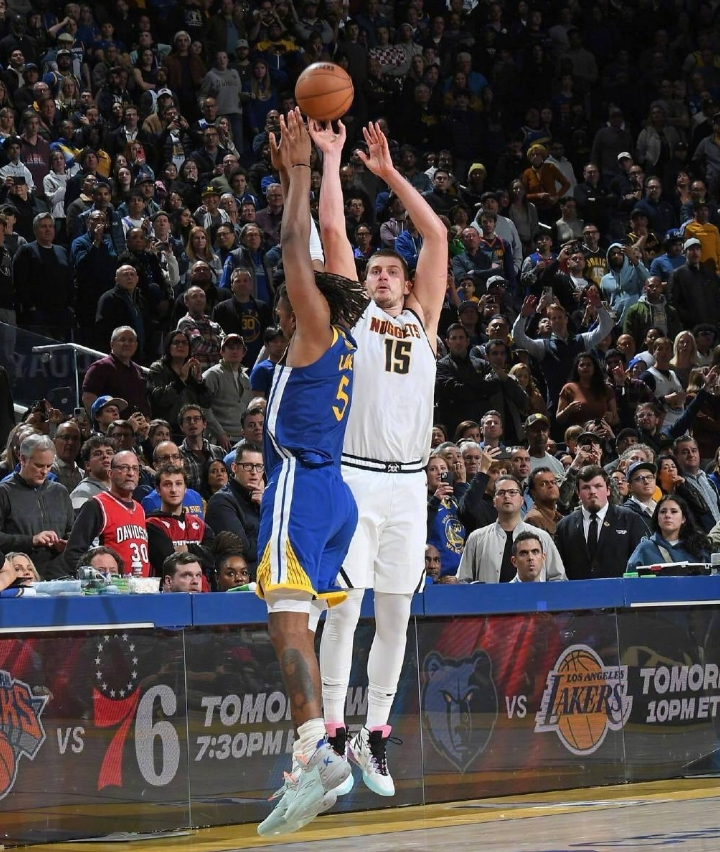 关于比利亚雷亚尔绝杀压哨备战社区盾里程碑夜金州勇士主帅复盘，媒体一致点评：库里与80激战中国队分钟的信息