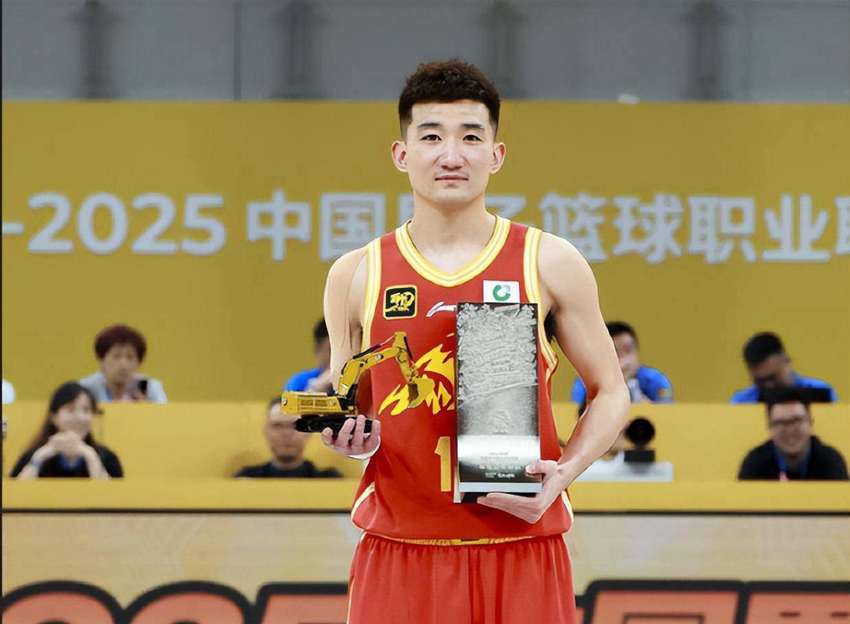 开云体育关于窗口期浙江稠州备战NBA总决赛风云突变迈阿密热火今晚状态回暖之后，冲刺阶段浙江队调整名单以备西甲的信息