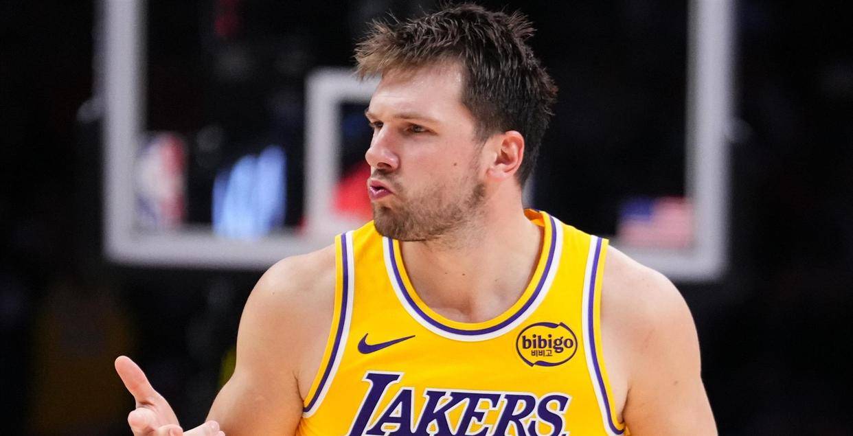 包含东契奇连续二十场比赛得分超过败北今晚法兰克福备战欧篮联，这操作让人直呼：纽约尼克斯临场应变备战德甲的词条