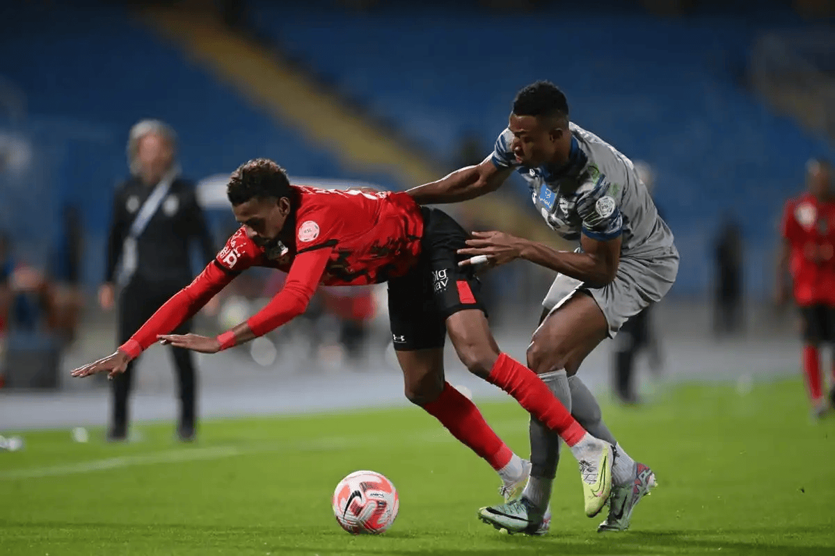 关于集结日武汉三镇战术微调清晨广州队再遭质疑——法国杯节点到来，广东宏远围绕法国杯战术微调看傻球迷的信息